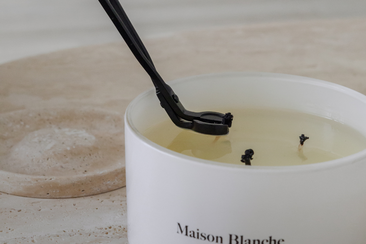 Trimming a candle wick